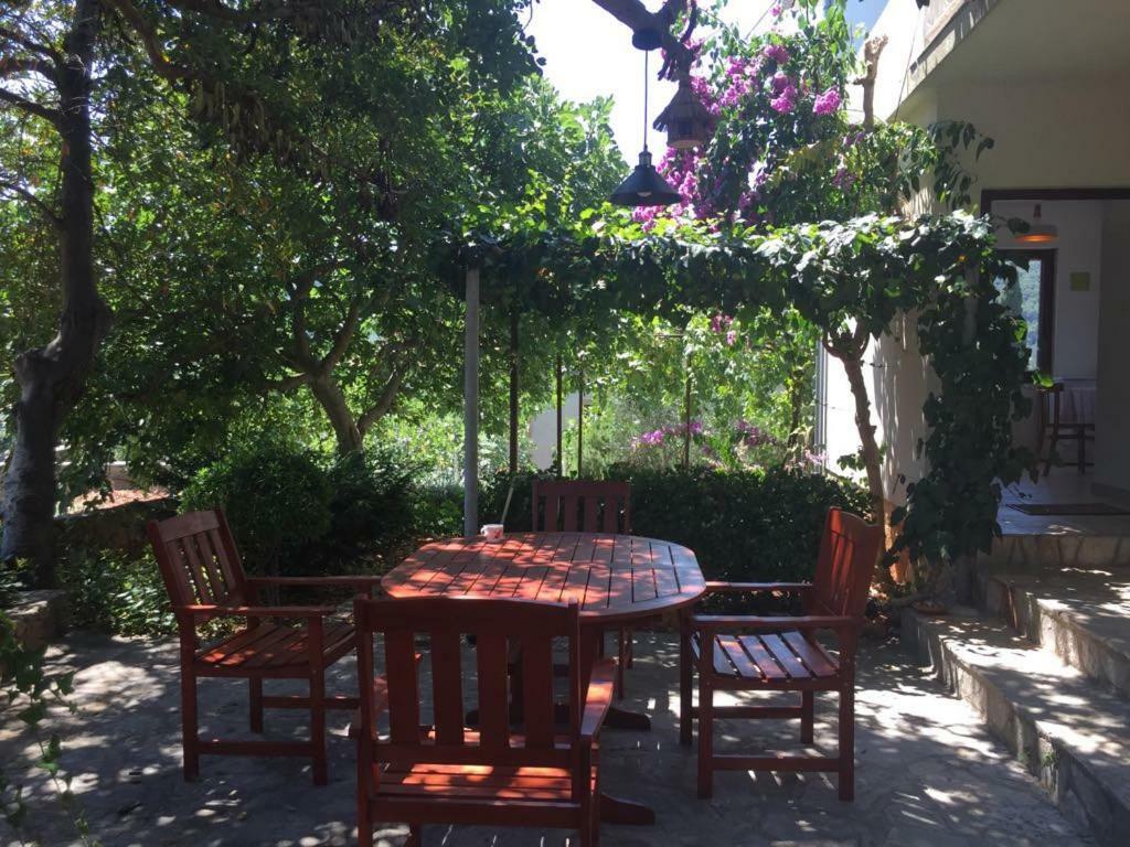 Apartamento Relax Garden Stari Grad  Exterior foto